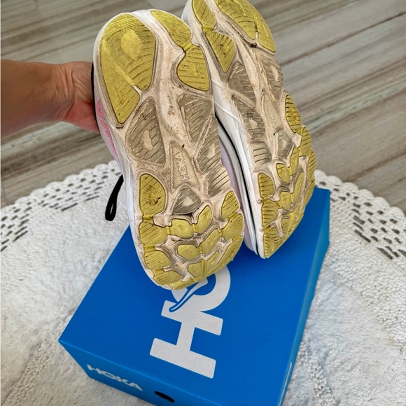 Hoka Women's Clifton 10 
✨carnation pink/starlight glow ✨ - Picture 11 of 11